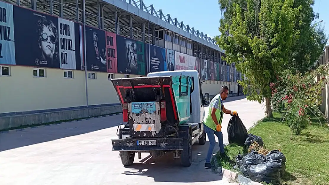 İpekyolu Belediyesi, temizlik çalışmalarına devam ediyor