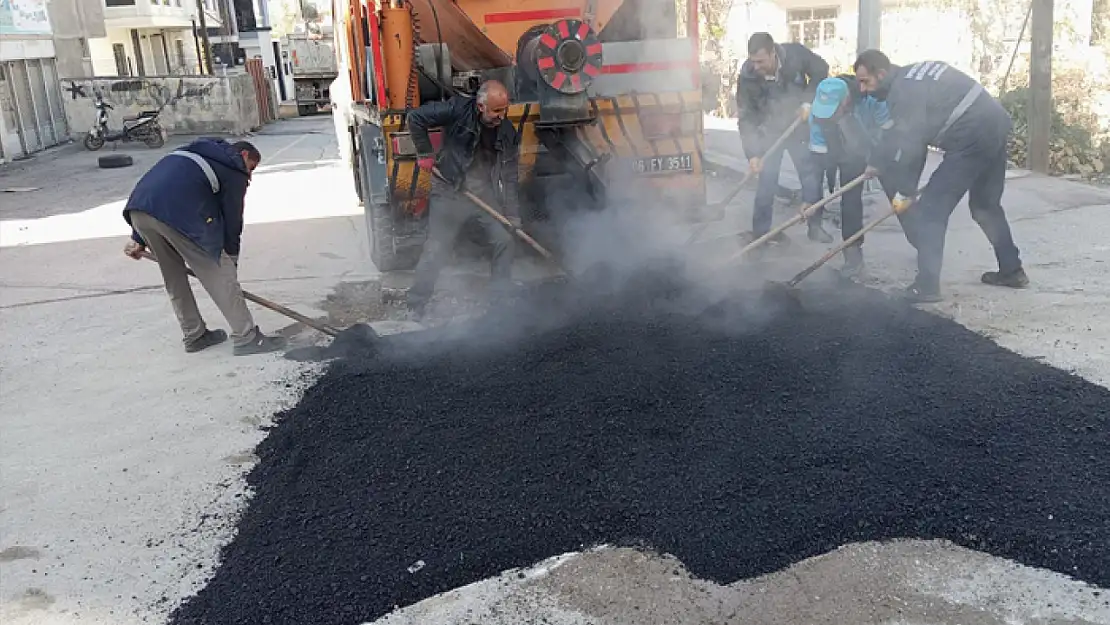 İpekyolu Belediyesi yol çalışmalarını sürdürüyor