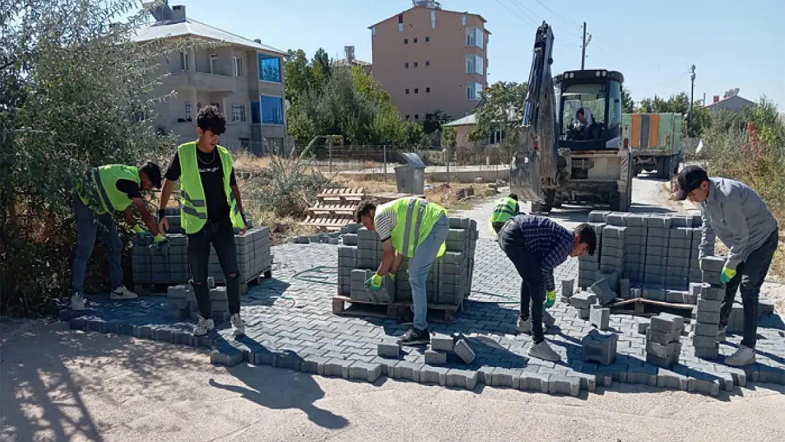 İpekyolu Belediyesi yol iyileştirme çalışmalarını sürdürüyor