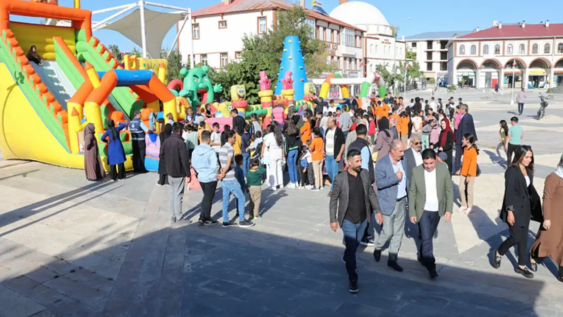 İpekyolu'ndan Gürpınar'a uzanan çocuk şenliği