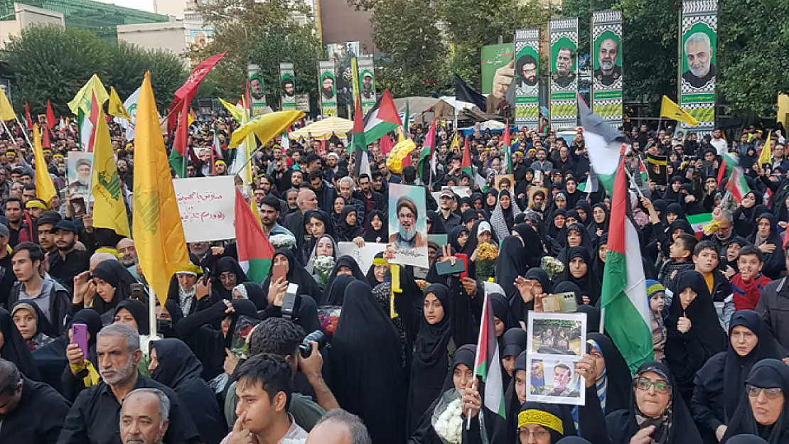 İran'da Nasrallah'ın ölümü sonrası protestolar sürüyor