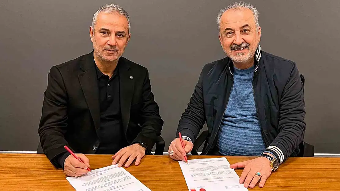 İsmail Kartal, İran ekibi ile Persepolis ile sözleşme imzaladı