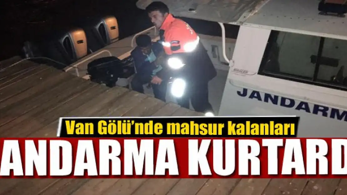 Van Gölü'nde mahsur kalanları jandarma kurtardı