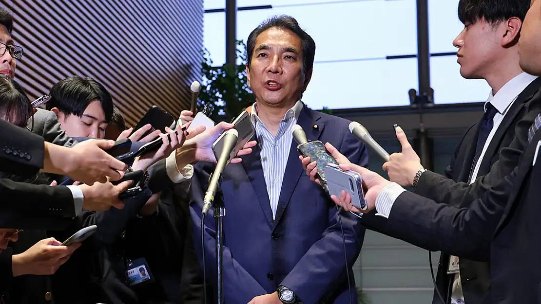 Japon bakan 'bağışlanan pirinçler' sayesinde pirinç satın almadığını söyledi, istifa etti