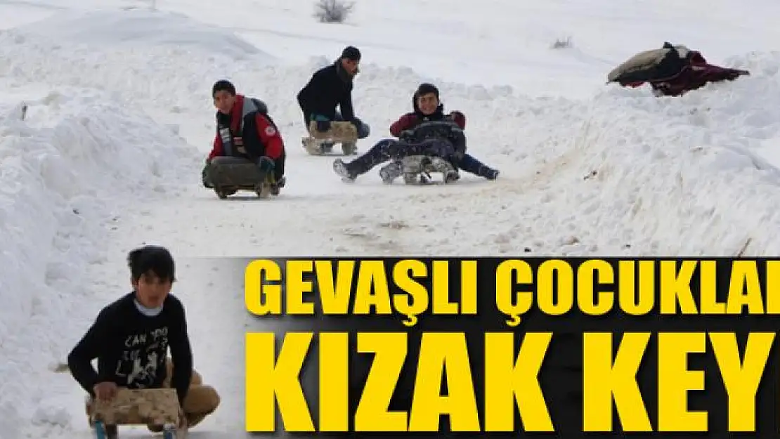 Gevaşlı çocukların kızak keyfi