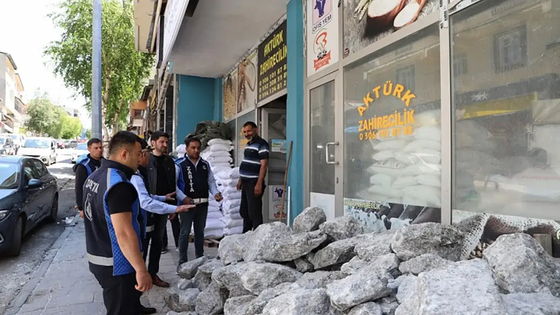 Kaldırım işgal denetimleri devam ediyor
