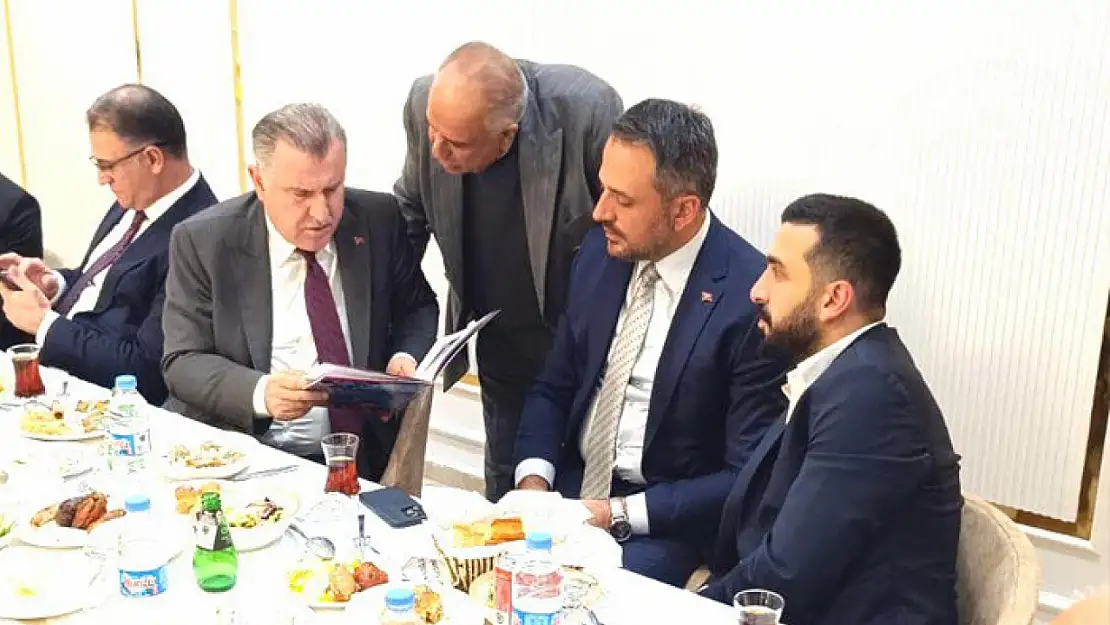 Kandaşoğlu, Van'ın sorunlarını Bakan Bak'a aktardı