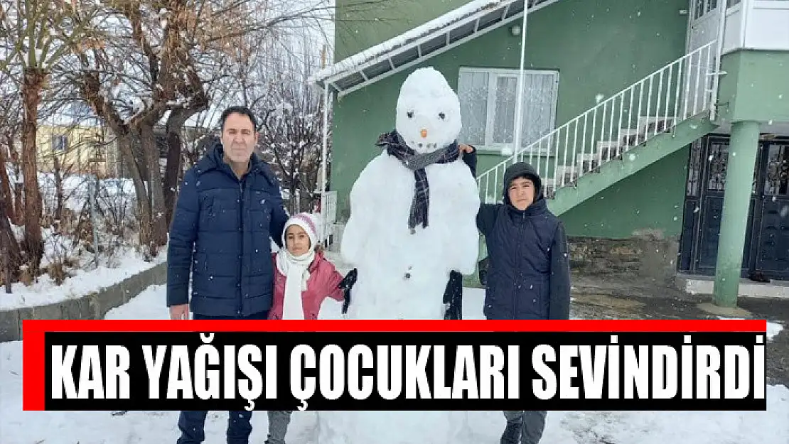 Kar yağışı çocukları sevindirdi