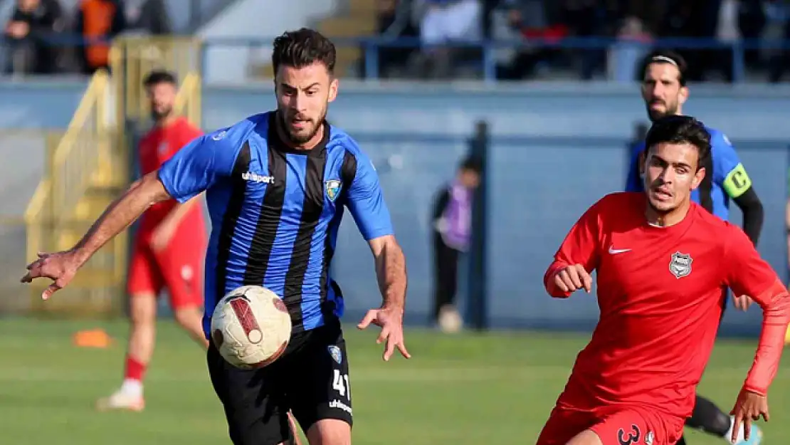 Karacabey Belediyespor: 3 - Nazilli Belediyespor: 0