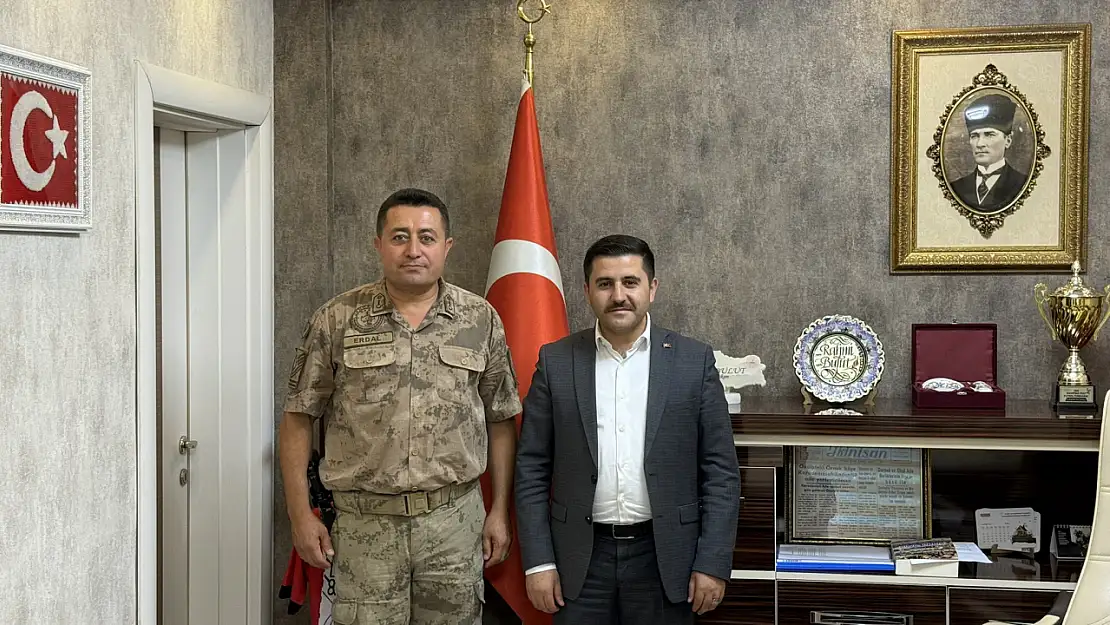 Karakol Komutanı Tuncer Erdal'dan Kaymakam Rahmi Bulut'a ziyaret