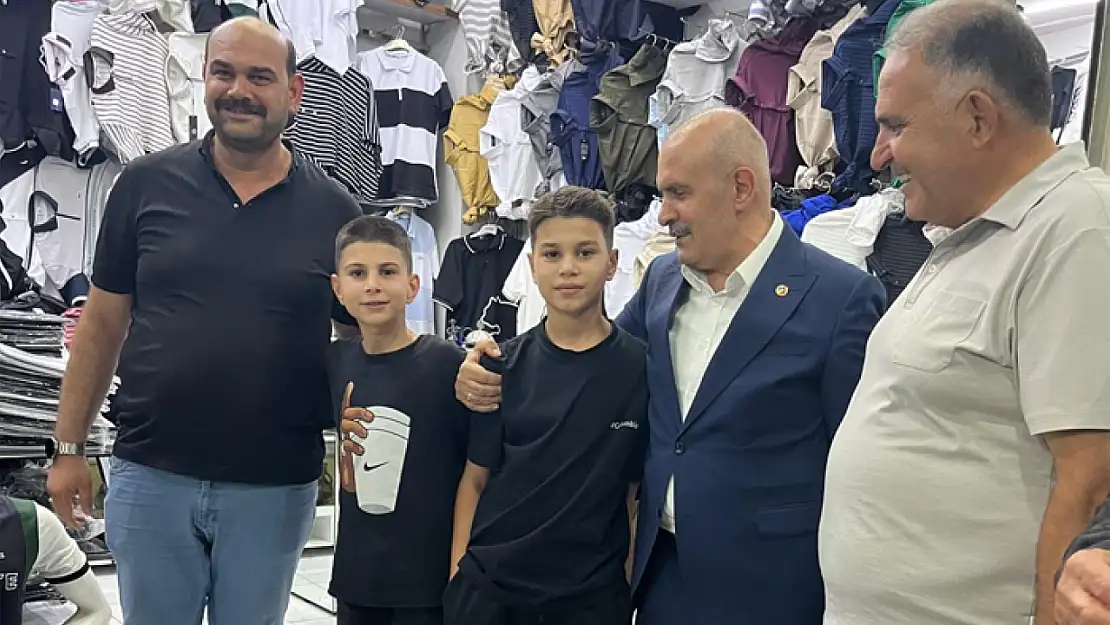 Kayatürk, esnaf ve vatandaşlarla buluştu