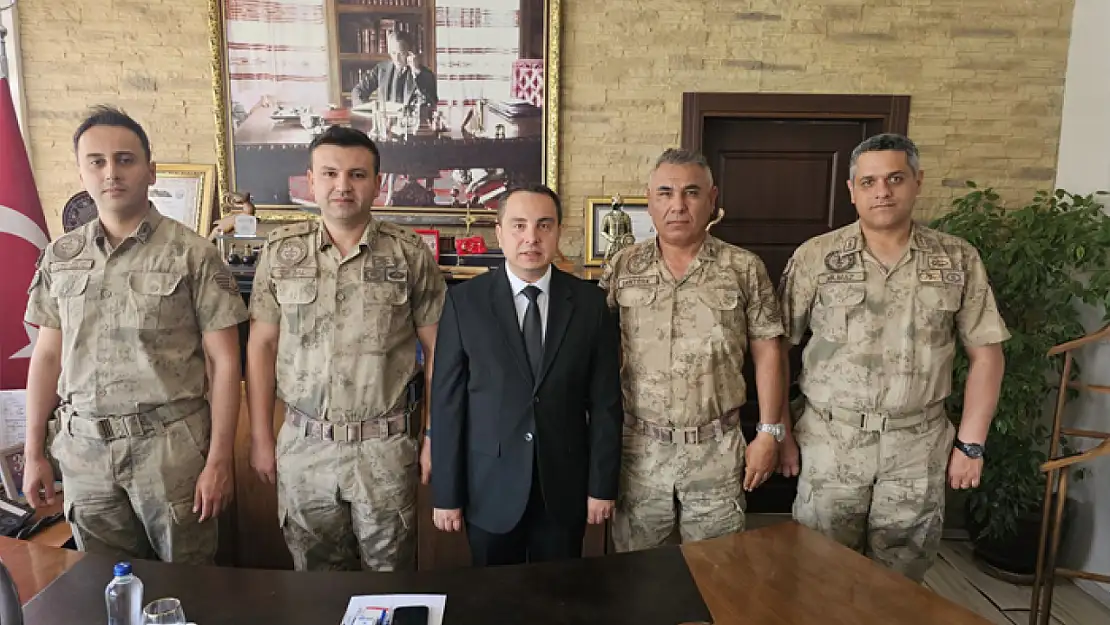 Kaymakam Aydoğan, başarı belgelerini taktim etti