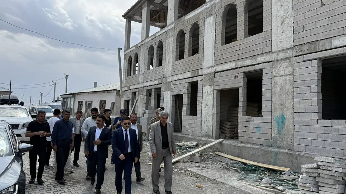 Kaymakam Bulut cami inşaatında incelemelerde bulundu