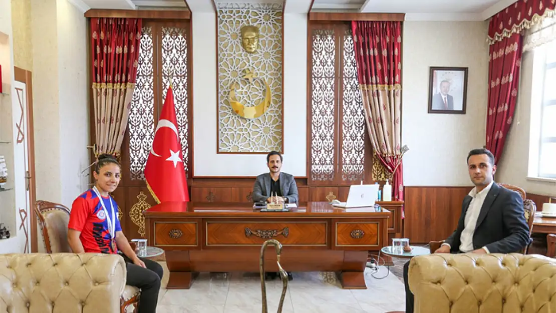Kaymakam Erdem, Balkan Şampiyonu Dilan Güneş'i kabul etti