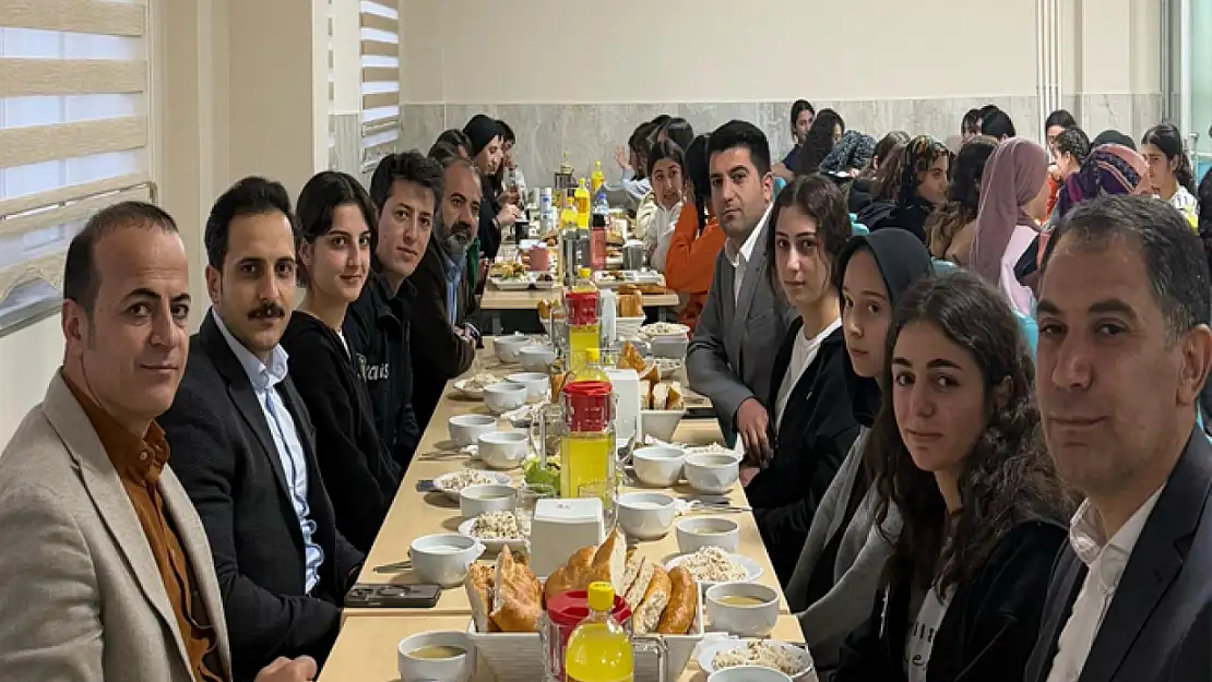 Kaymakam Erdem, öğrencilerle iftar açtı
