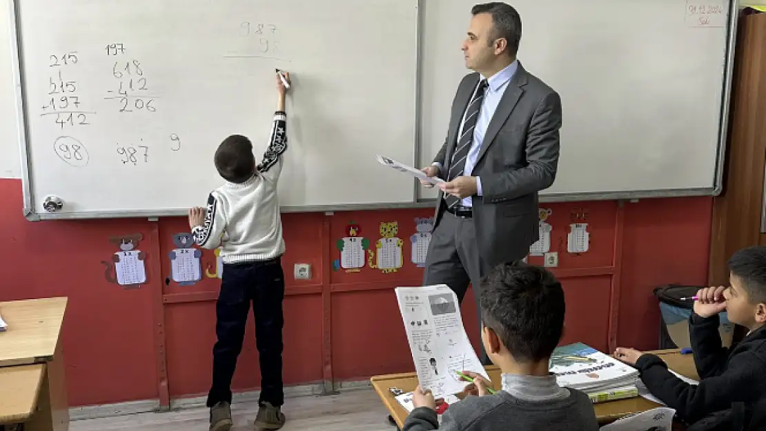 Kaymakam Yıldız'dan öğrencilere okuma çağrısı