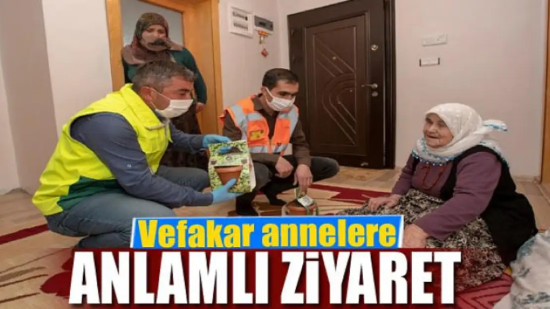 Vefakar annelere anlamlı ziyaret