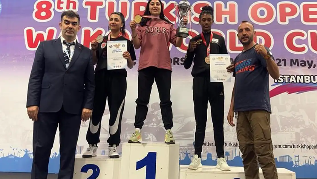 Kız çocuğu kick boks yapamaz diyenlere aldırmadı, Dünya şampiyonu oldu