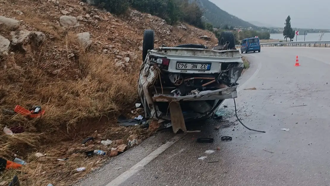 Kontrolden çıkan otomobil takla attı:1 ölü, 5 yaralı