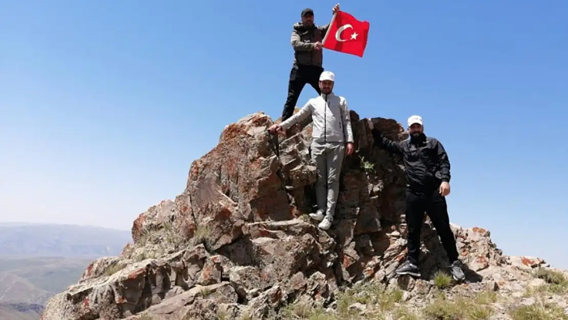 Kösedağ'a zirve tırmanışı ile 15 Temmuz kutlandı