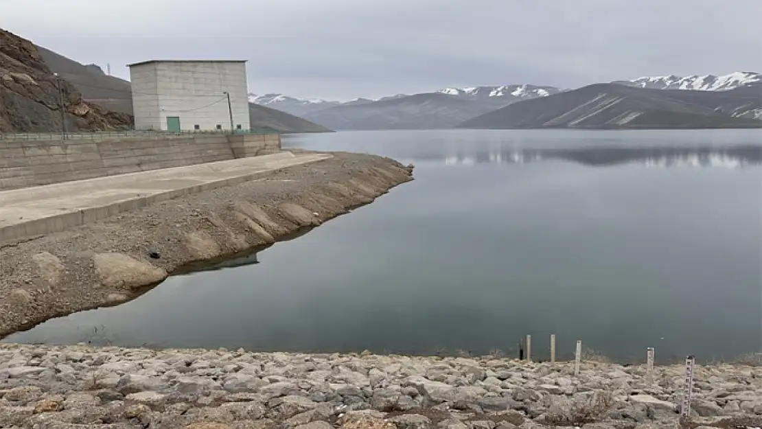 Kuraklık alarmı: Barajda su seviyesi 20 metreye kadar düştü