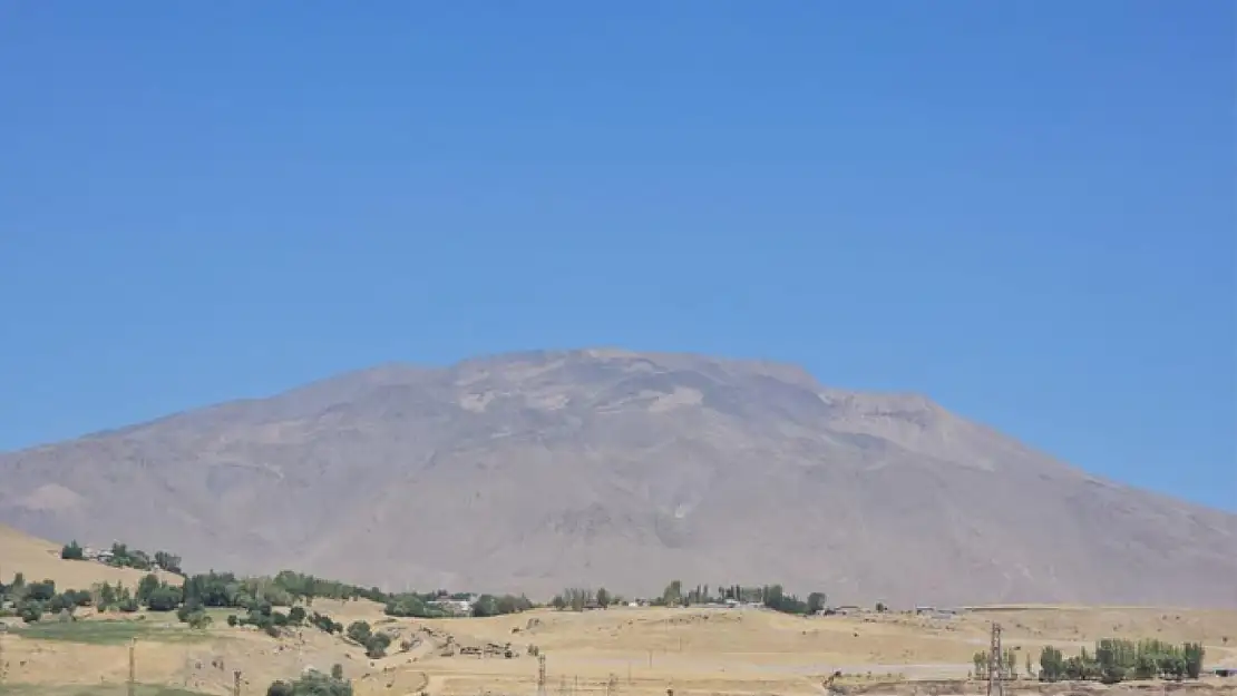 Kuraklık Süphan Dağı'nı vurdu