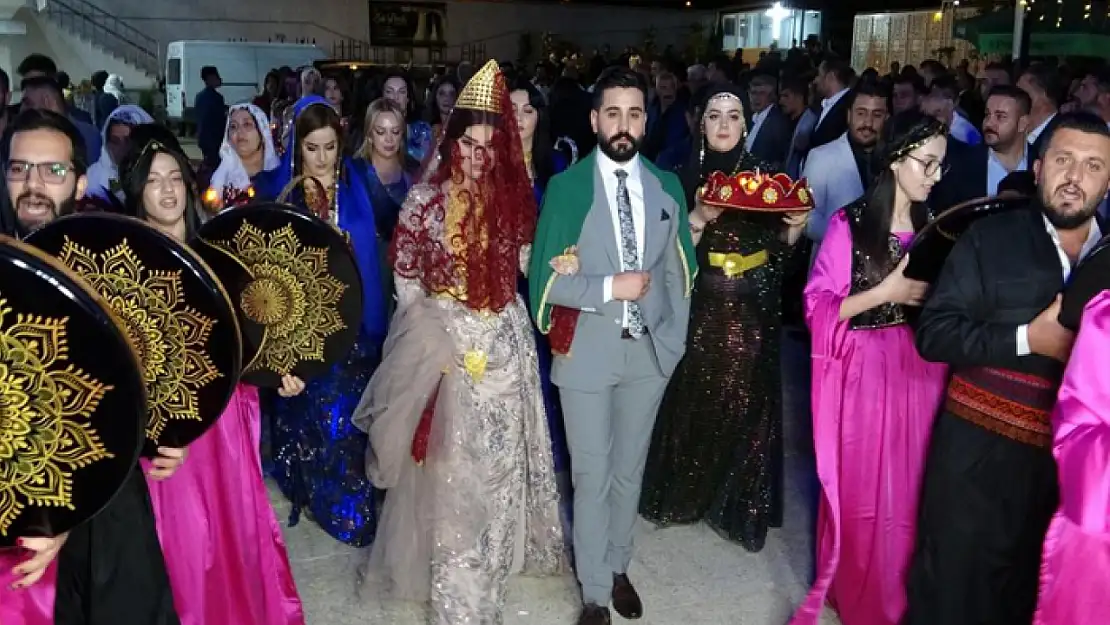 Mahmedpiran Aşireti'nden örnek takı töreni