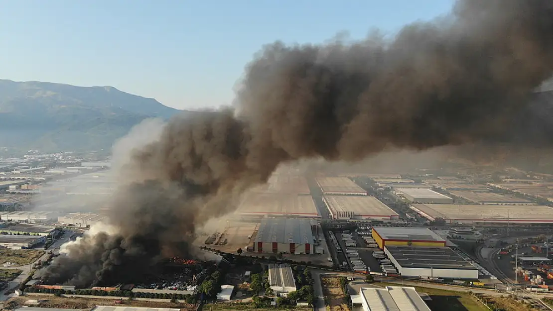 Manisa'daki fabrika yangını 19 saat sonra kontrol altına alındı