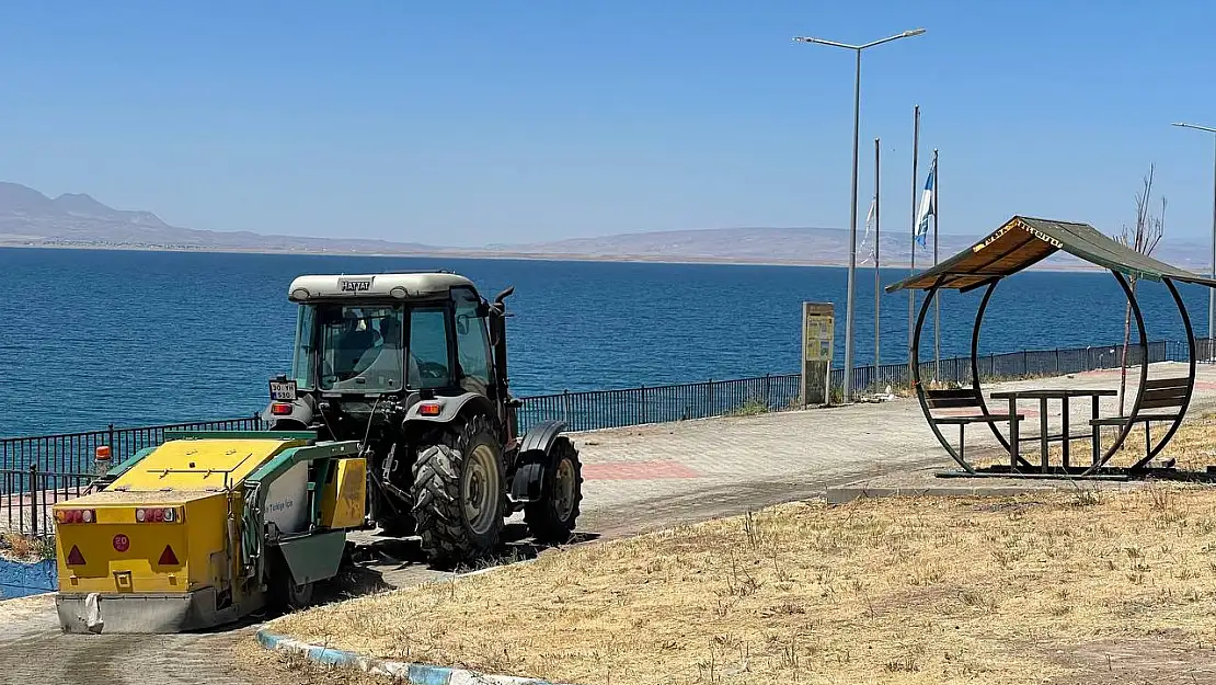Mavi Bayraklı plajda sezon çalışmaları sürüyor