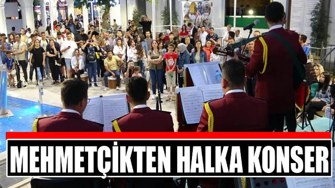 Mehmetçikten halka konser