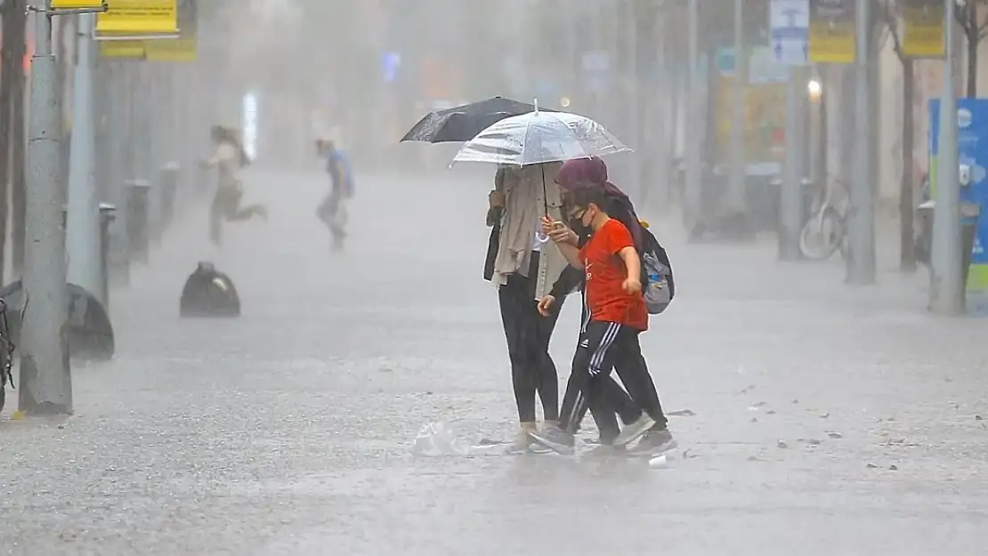 Meteorolojiden çok sayıda ile uyarı! Çok kuvvetli yağacak