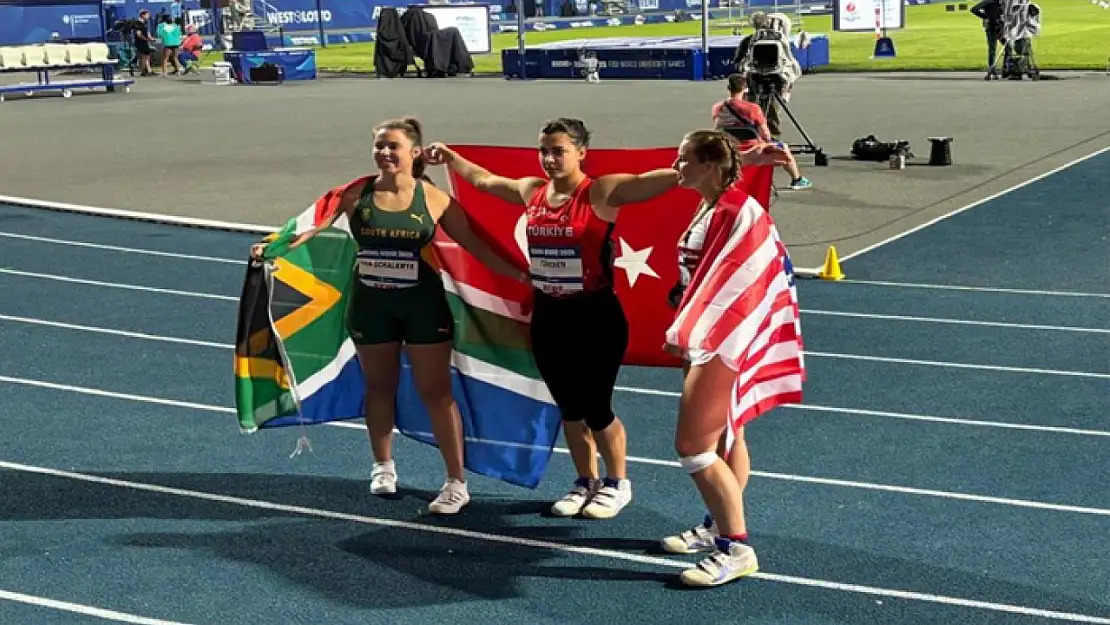Milli sporcu Esra Türkmen, dünya şampiyonu oldu