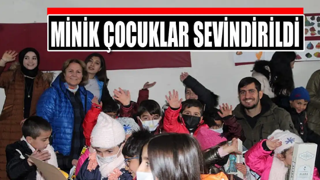 Minik çocuklar sevindirildi