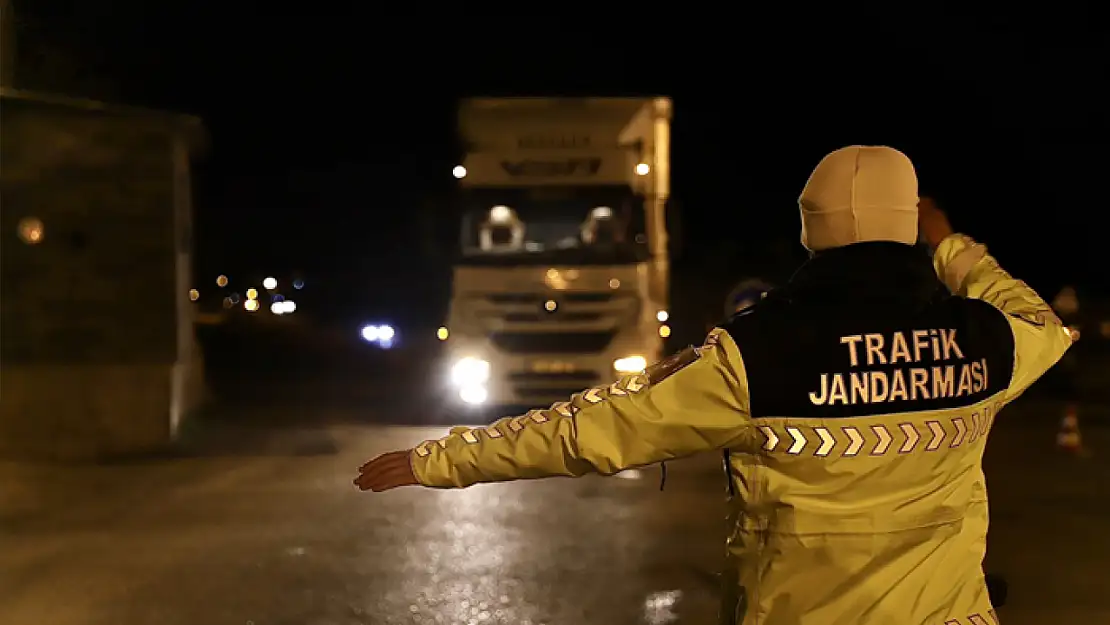 Muradiye'de kış lastiği denetimi