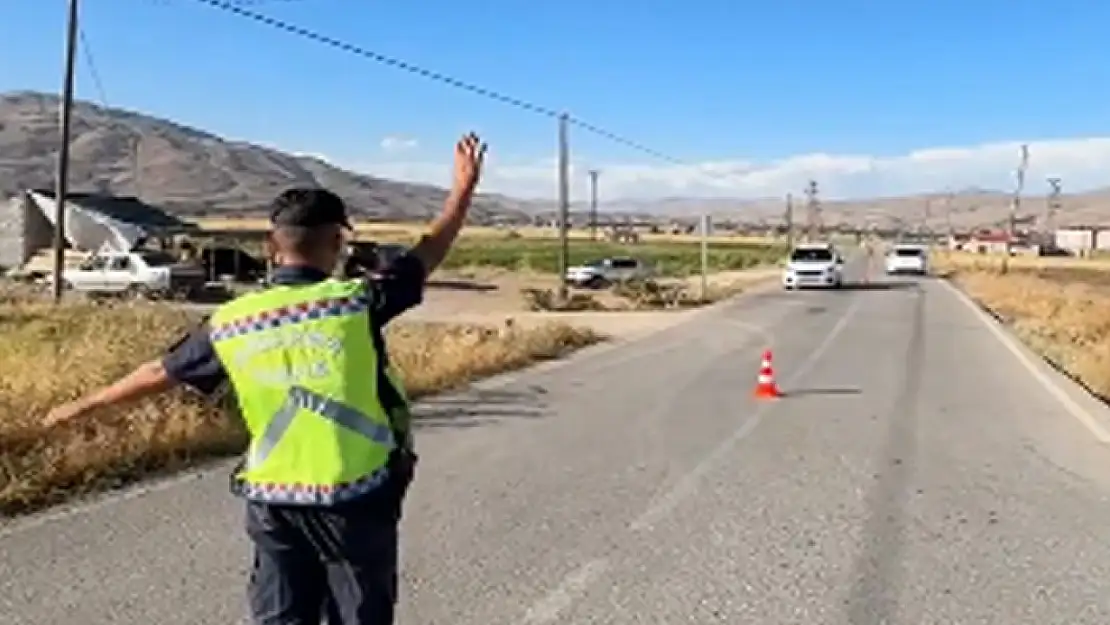 Muradiye'de trafik denetimleri