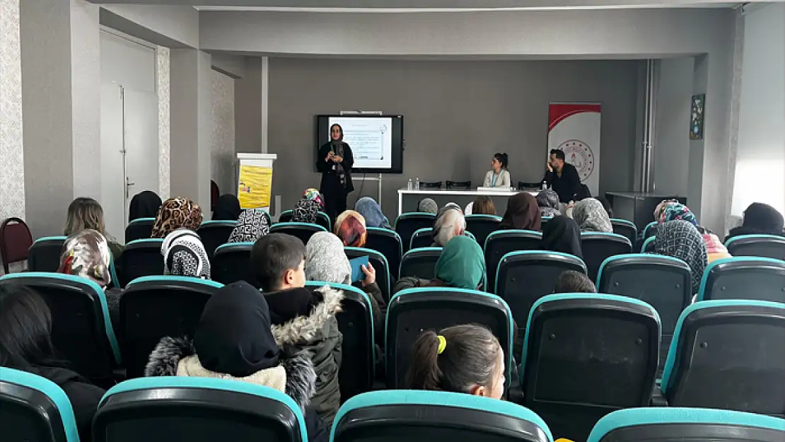 Muradiye İlçe Sağlık Müdürlüğü'nden eğitim semineri