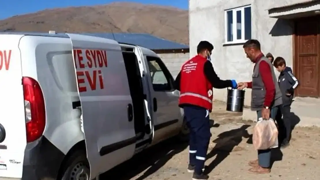 Muradiye Kaymakamlığı'ndan ihtiyaç sahibi ailelere iftar yemeği