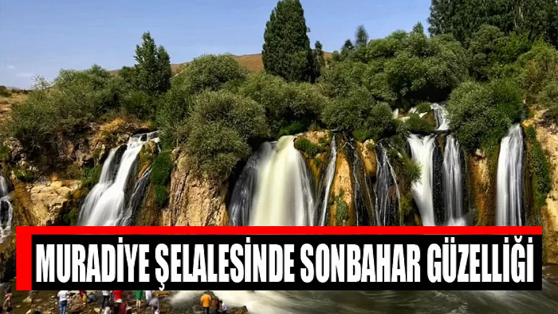 Muradiye Şelalesinde sonbahar güzelliği