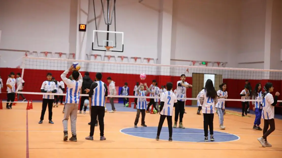 Muradiye Spor Tesisleri halkın hizmetine açıldı