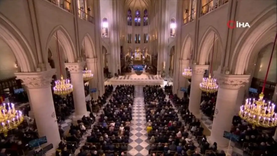 Notre-Dame Katedrali, törenle kapılarını yeniden açtı