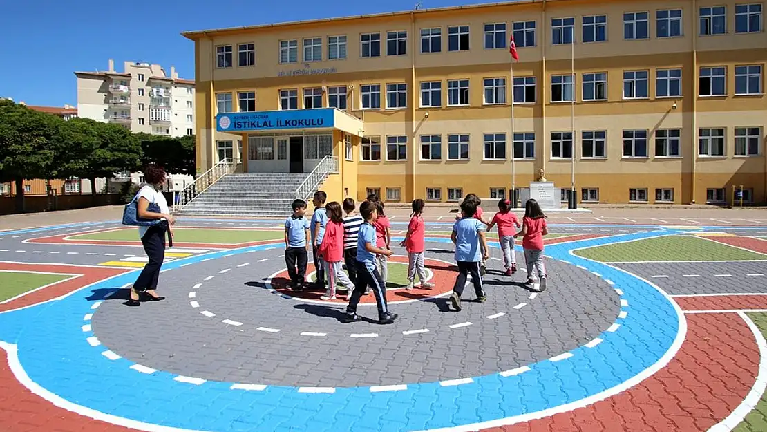 Öğrenci ve veliler aman dikkat: Tarihin değiştiği açıklandı!