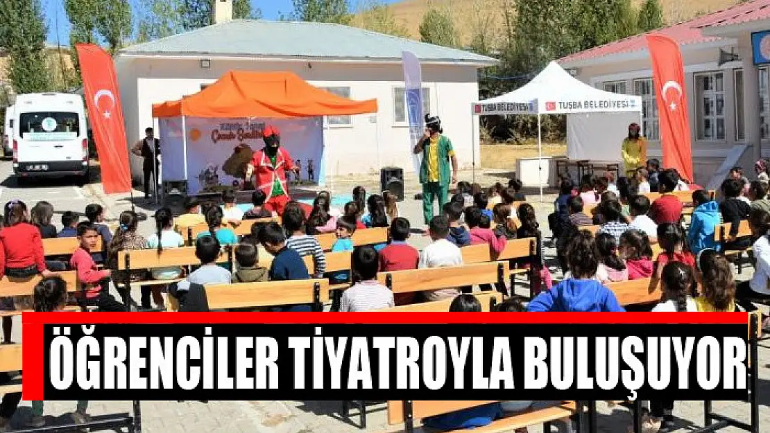 Öğrenciler tiyatroyla buluşuyor