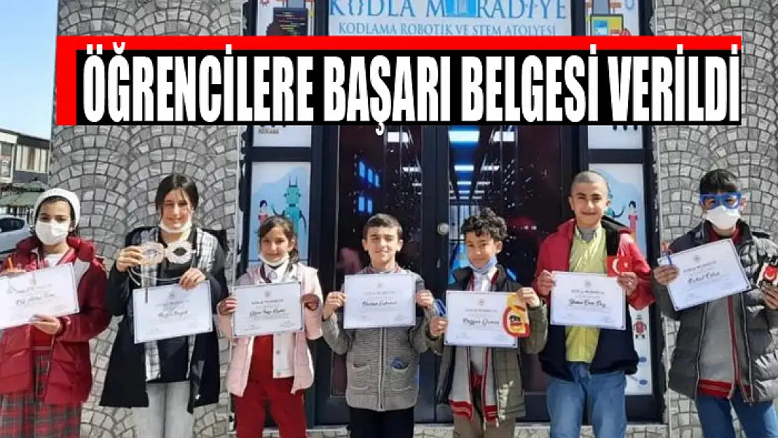 Öğrencilere başarı belgesi verildi