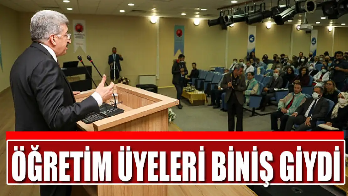 Öğretim üyeleri biniş giydi