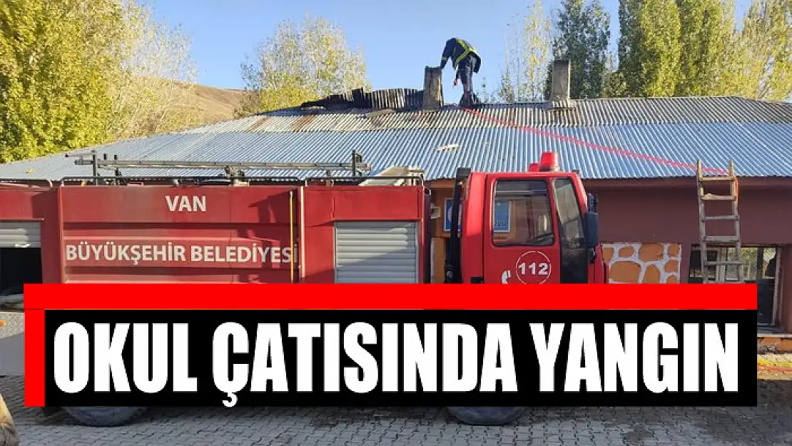 Okul çatısında yangın