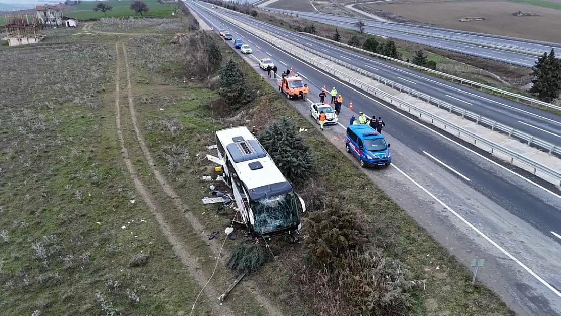 Otobüs yoldan çıktı: 37 yaralı