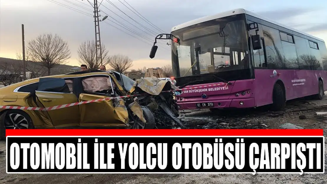 Otomobil ile yolcu otobüsü çarpıştı