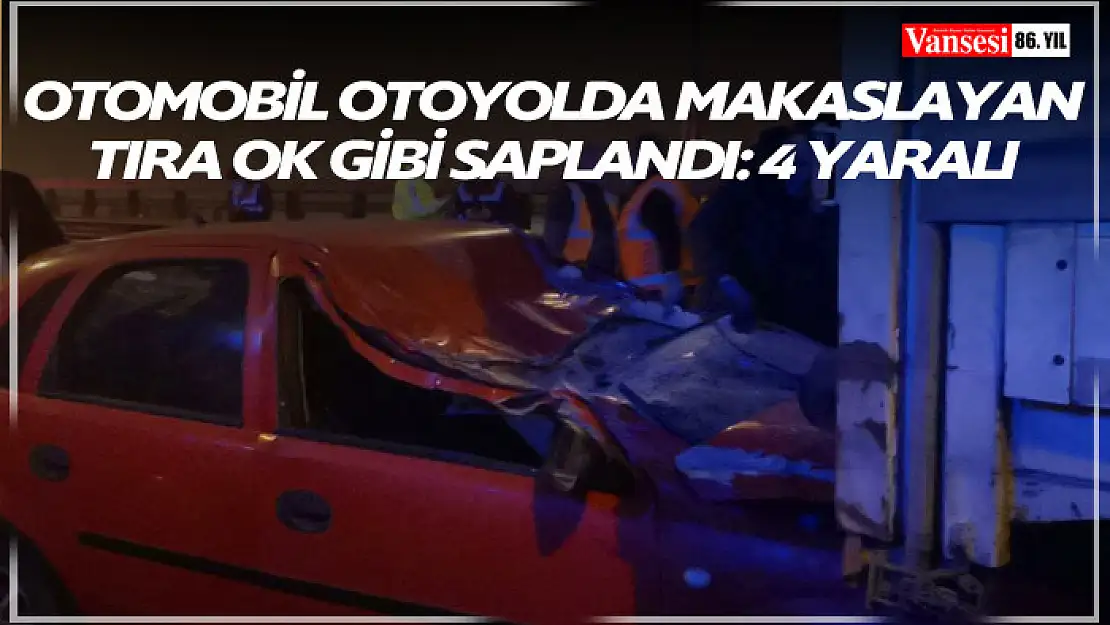 Otomobil otoyolda makaslayan tıra ok gibi saplandı: 4 yaralı