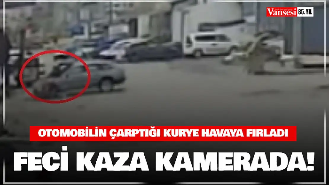 Otomobilin çarptığı motosikletli kurye havaya fırladı