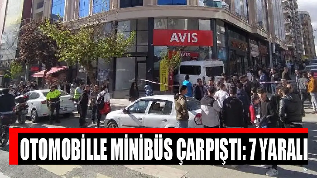 Otomobille minibüs çarpıştı: 7 yaralı